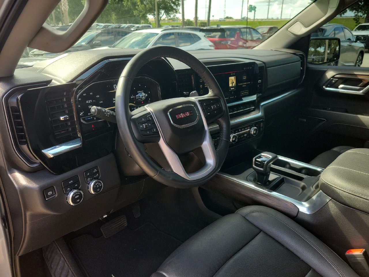 Used 2023 GMC Sierra 1500 SLT w/ SLT Premium Package AWD/4WD image 15