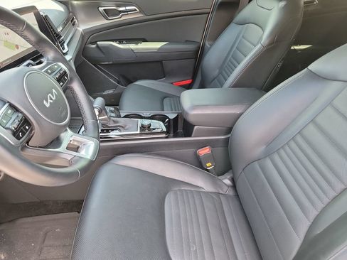 Used 2025 Kia Sportage SX FWD image 11