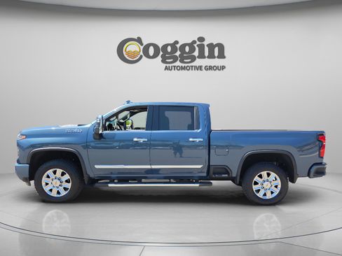 New 2026 Chevrolet Blazer EV RS w/ LPO, Tech Bronze Package image 2