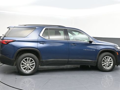 Used 2023 Chevrolet Traverse LT image 8