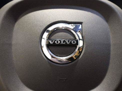 Used 2024 Volvo XC90 B6 Ultimate w/ Protection Package Premier AWD/4WD image 40