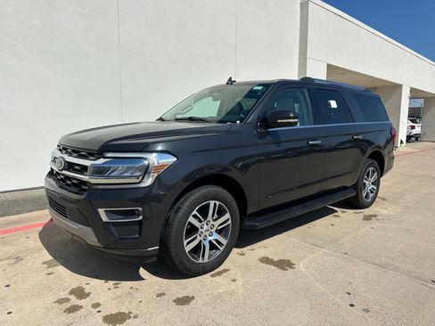 Used 2024 Ford Expedition Max Limited RWD image 3