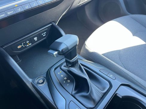 Used 2025 Kia K4 LXS image 40