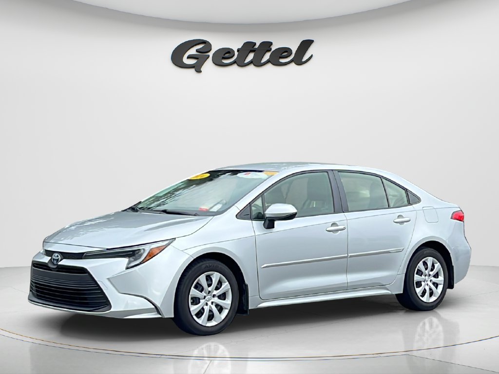 Used 2024 Toyota Corolla LE FWD image 1