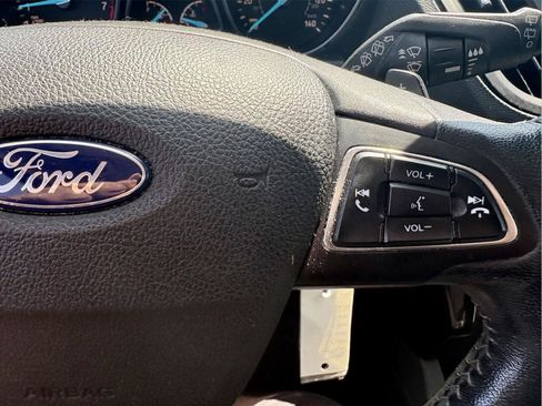 Used 2017 Ford Escape SE w/ SE Sport Appearance Package FWD image 16