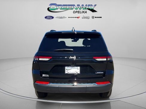 New 2025 Jeep Grand Cherokee Laredo image 6