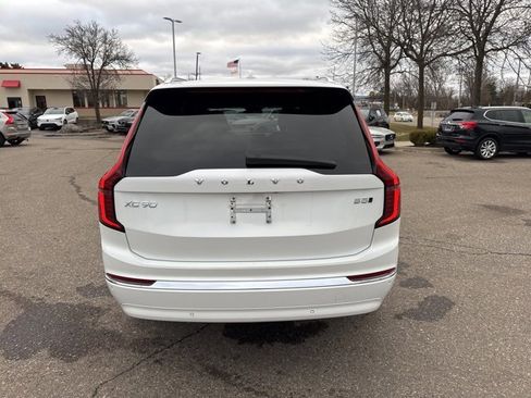 Used 2025 Volvo XC90 B5 Plus image 5