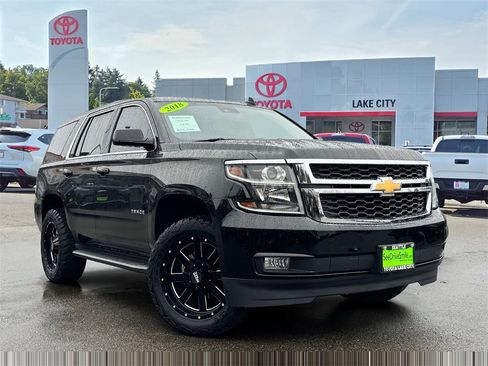 Used 2018 Chevrolet Tahoe LT w/ Luxury Package image 1