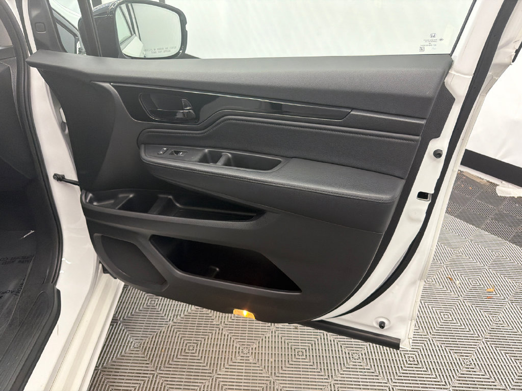 Used 2024 Honda Odyssey Elite image 16