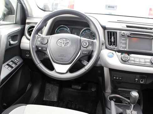 Used 2017 Toyota RAV4 LE Plus image 11