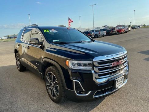 Used 2023 GMC Acadia SLT w/ Technology Package image 4