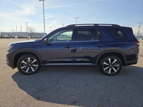Used 2024 Honda Pilot Touring image 14