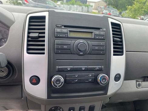 Used 2012 Nissan Frontier SV AWD/4WD image 13