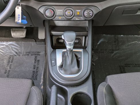 Used 2022 Kia Forte LXS image 18