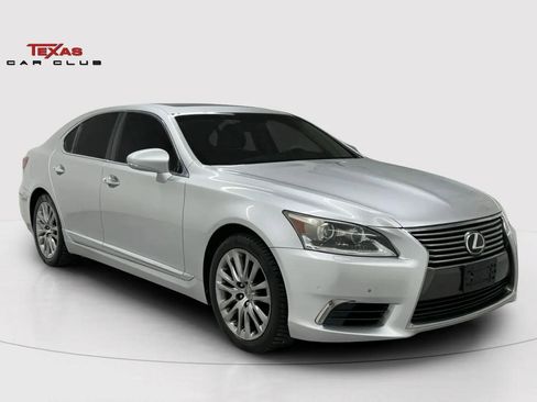 Used 2013 Lexus LS 460 w/ Comfort Pkg RWD image 2