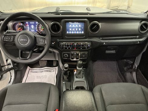 Used 2023 Jeep Gladiator Sport image 17