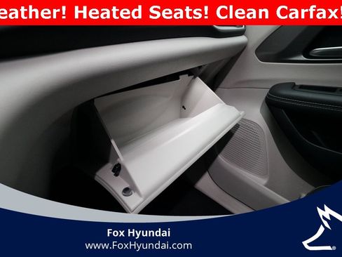 Used 2024 Chrysler Pacifica Touring-L image 30