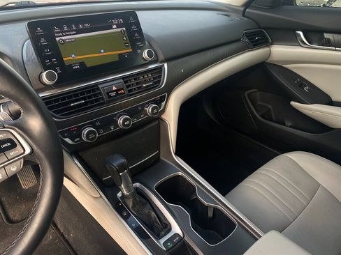 Used 2018 Honda Accord Touring image 39