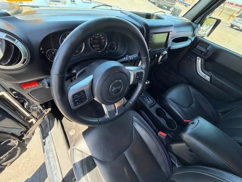 Used 2016 Jeep Wrangler Unlimited Rubicon AWD/4WD image 16
