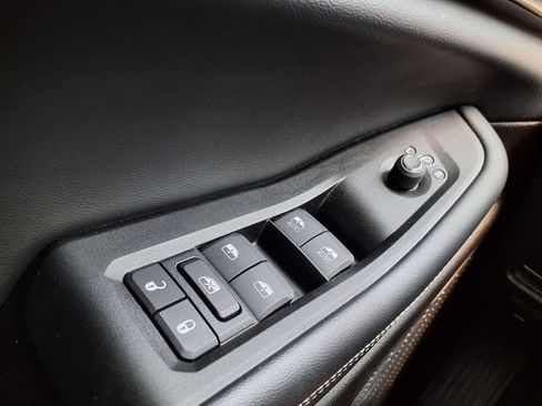 Used 2025 Jeep Grand Cherokee Altitude AWD/4WD image 19