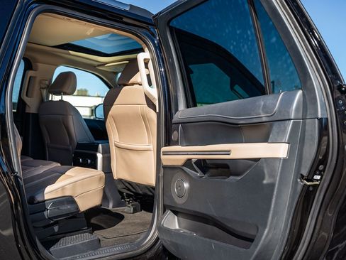 Used 2024 Ford Expedition Max Limited image 13