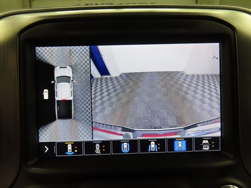 Used 2022 GMC Sierra 3500 Denali w/ Denali Ultimate Package image 14