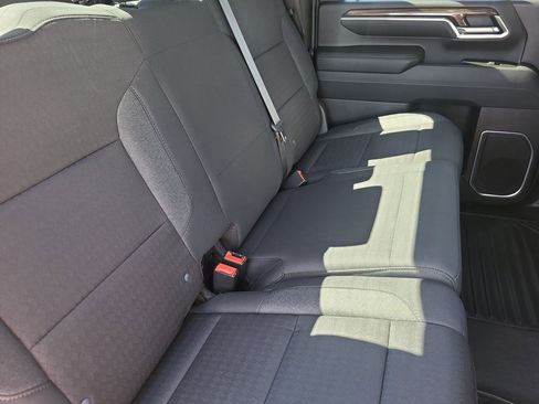 Used 2024 Chevrolet Silverado 2500 LT w/ Convenience Package image 32