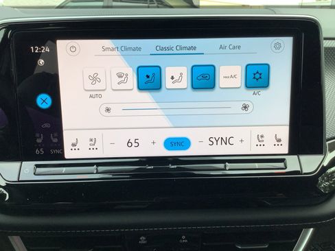 New 2026 Volkswagen Atlas Cross Sport SEL Premium R-Line image 18