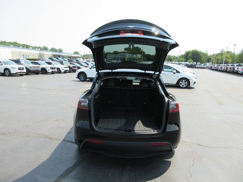 Used 2024 Tesla Model Y Performance AWD/4WD image 7