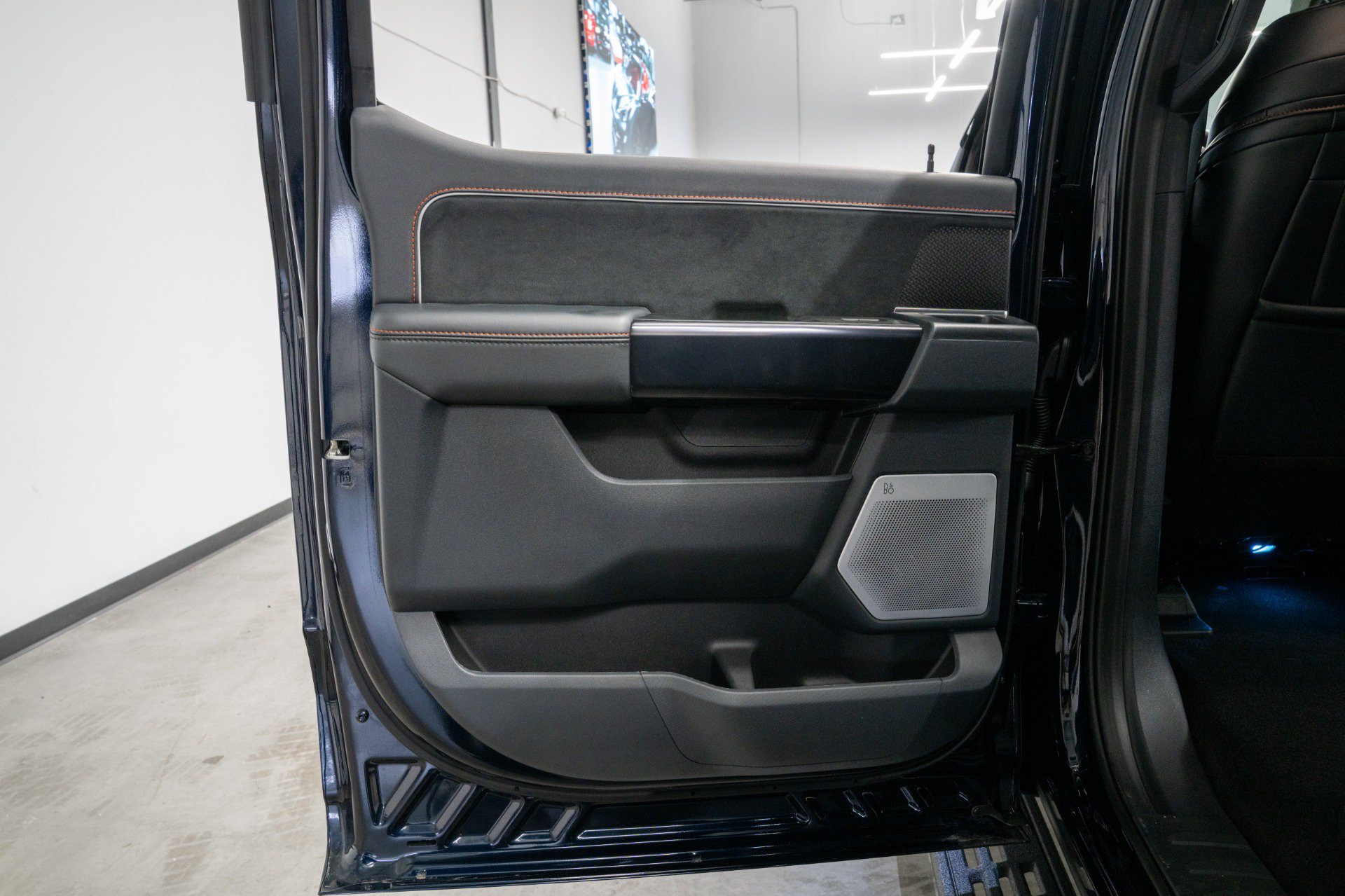Used 2025 Ford F150 Raptor w/ Equipment Group 803A Raptor R AWD/4WD image 46