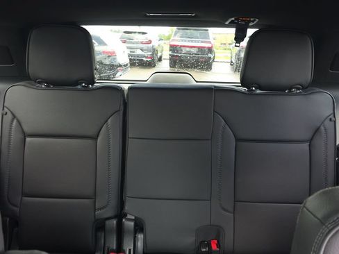 Used 2024 GMC Yukon Denali RWD image 29