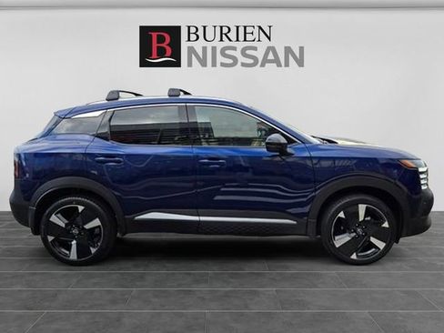 New 2026 Nissan Kicks SR w/ Cold Weather Package AWD/4WD image 4