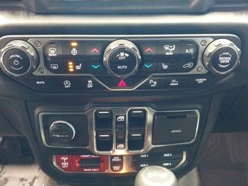 Used 2021 Jeep Wrangler Unlimited Rubicon image 18