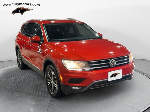 Used 2018 Volkswagen Tiguan SEL image 1
