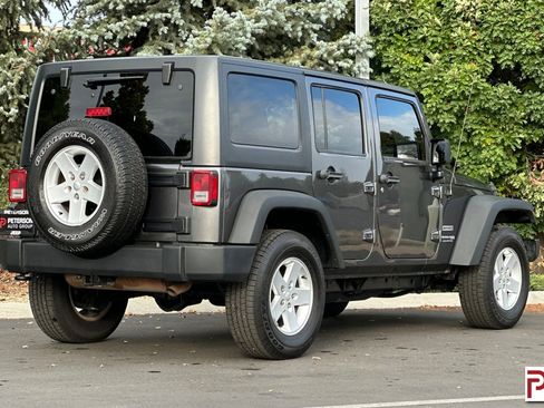 Used 2018 Jeep Wrangler Unlimited Sport S image 4