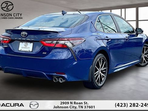 Used 2023 Toyota Camry SE w/ Cold Weather Package FWD image 2
