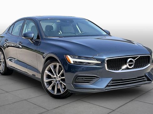 Used 2019 Volvo S60 T6 Momentum w/ Multimedia Package AWD/4WD image 3