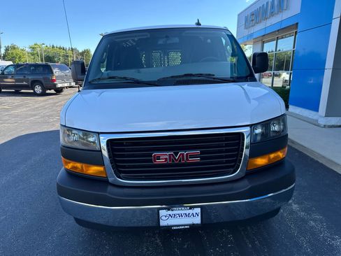 Used 2024 GMC Savana 2500 w/ Driver Convenience Package image 13