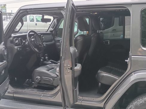Used 2021 Jeep Wrangler Unlimited Sahara AWD/4WD image 16