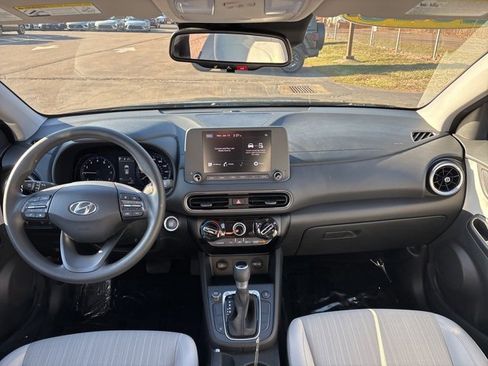 Used 2023 Hyundai Kona SEL image 12