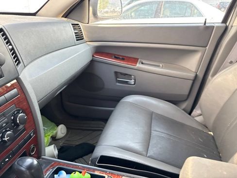Used 2005 Jeep Grand Cherokee Limited RWD image 13
