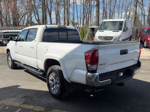 Used 2016 Toyota Tacoma SR5 w/ SR5 Appearance Package (SN) image 8