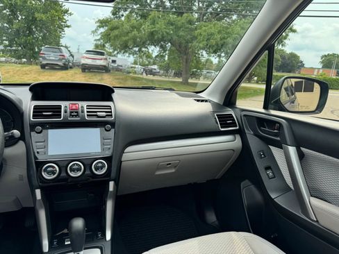 Used 2017 Subaru Forester 2.5i Premium AWD/4WD image 17