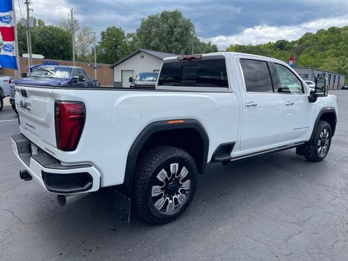 Used 2025 GMC Sierra 3500 Denali w/ Denali Reserve Package AWD/4WD image 3