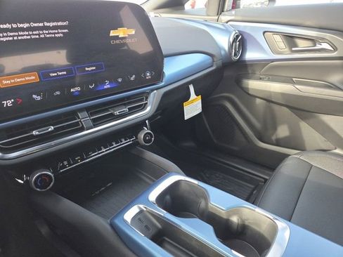 New 2026 Chevrolet Equinox EV LT image 33