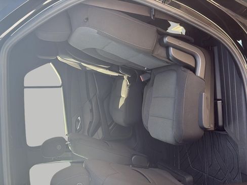Used 2023 Chevrolet Traverse LT w/ LPO, Floor Liner Package AWD/4WD image 15