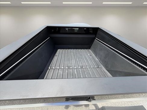 Used 2024 Tesla Cybertruck AWD Crew Cab image 18