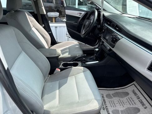 Used 2016 Toyota Corolla LE FWD image 17
