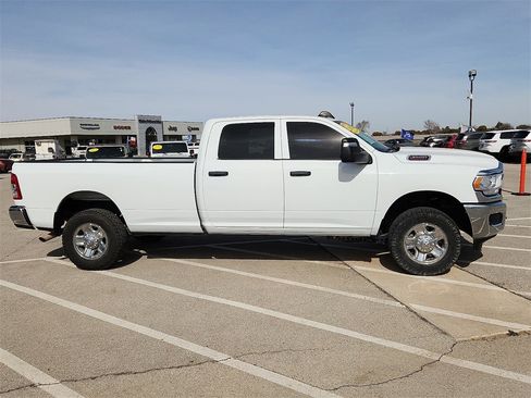 Used 2024 RAM 3500 Tradesman w/ Chrome Appearance Group image 5