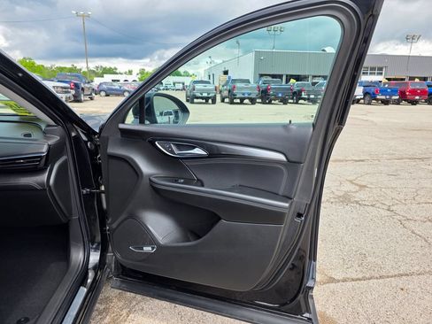 Used 2024 Buick Envision Preferred AWD/4WD image 33